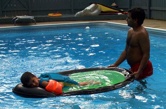 King Chris and his humble servant!