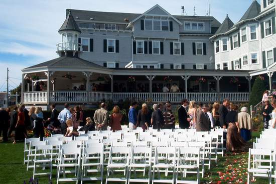 Everyone heading for the reception!