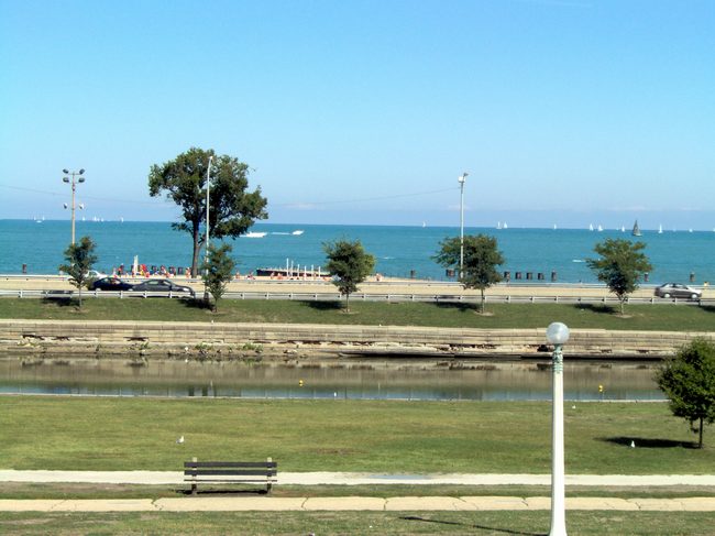 After Lincoln Park, we went down to Lake Michigan!