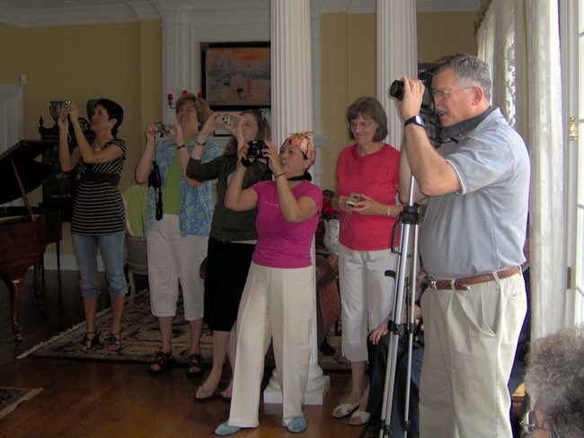 The paprazzi swarm at Allsion's parents' house!