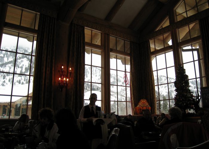 After many falls on so called Slo Road, it was good to be injury free and drinking a beer in the lodge!